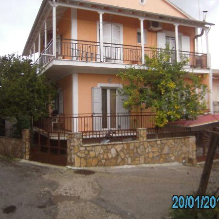 Appartement George'S House à Ágios Matthaíos Extérieur photo